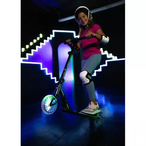 Aero Roller Neo Chrome Kick LED Kerekekkel, 3–5 év, Többszínű