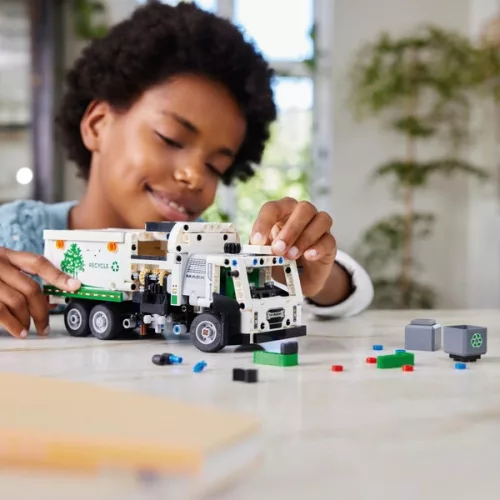 LEGO Technic Mack LR elektromos szemetesautó 42167