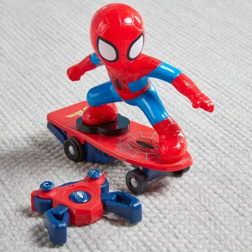 Marvel Pókember Távirányítós Gördeszka Figurával, 3–5 év, Többszínű