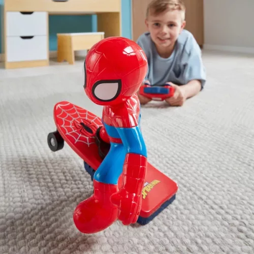 Marvel Pókember Távirányítós Gördeszka Figurával, 3–5 év, Többszínű