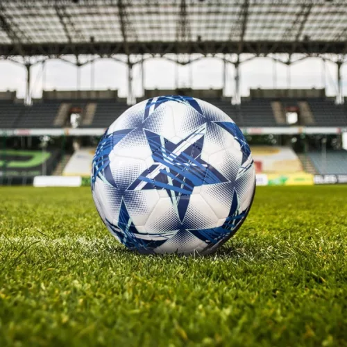 UEFA Bajnokok Ligája labdarúgó 5. csoport, 3–5 év, Többszínű