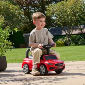 Mercedes-Benz C-osztályú kisautó, piros