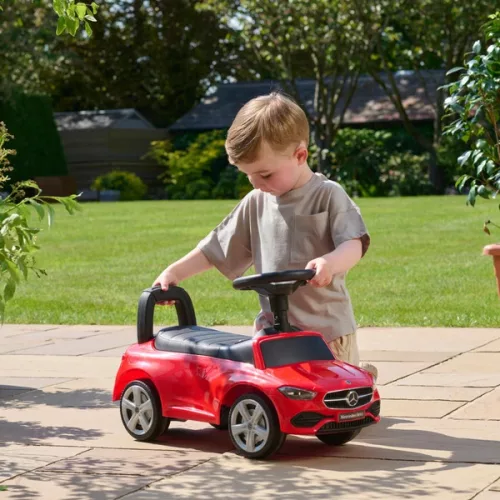 Mercedes-Benz C-osztályú kisautó, piros