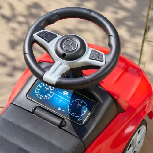 Mercedes-Benz C-osztályú kisautó, piros