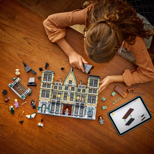LEGO Harry Potter Malfoy családi kúria 76453 – alternatív kép 3