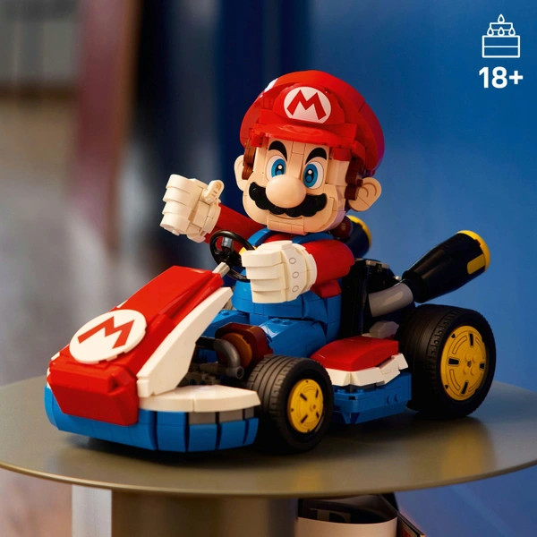 LEGO Super Mario Mario Kart: Mario és Standard Kart 72037 – alternatív kép 3