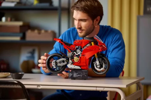 LEGO 42202 Technic Ducati Panigale V4 S motorkerékpár