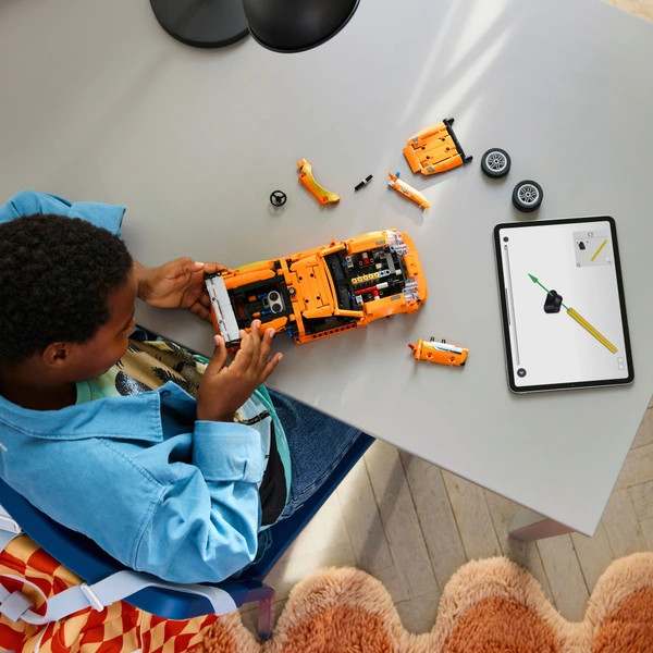 LEGO Technic Halálos iramban Toyota Supra MK4 422044 – alternatív kép 3