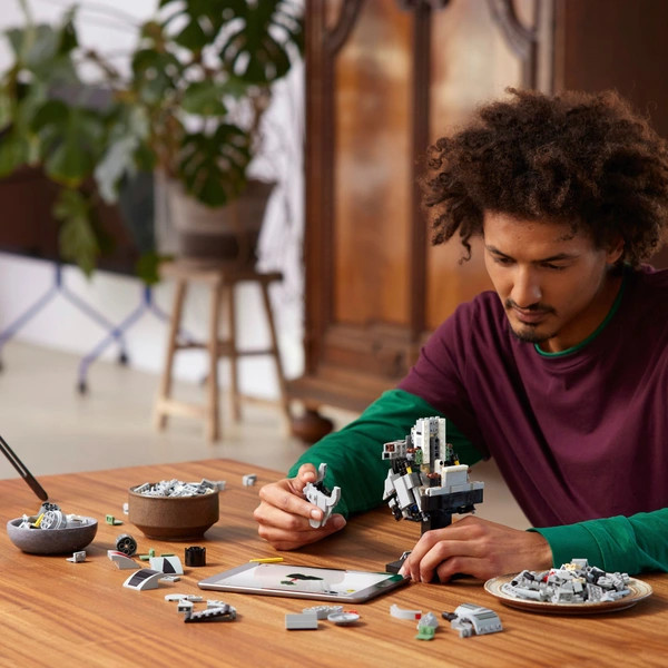 LEGO Star Wars AT-AT pilóta sisak 75429 – alternatív kép 3