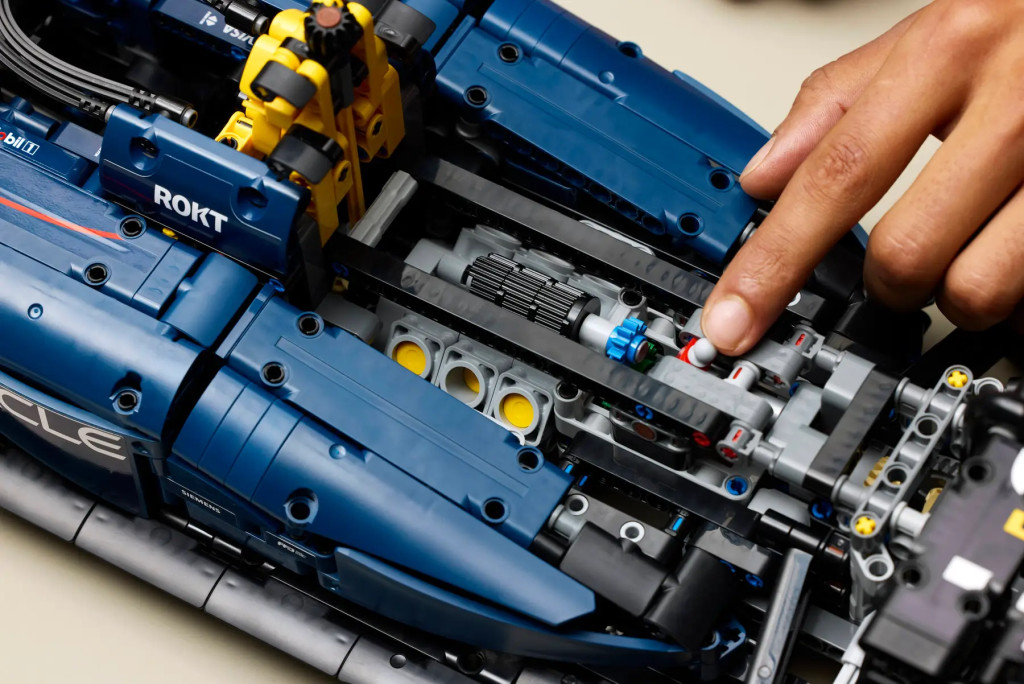 LEGO Technic Oracle Red Bull Racing RB20 F1 versenyautó 42206 – alternatív kép 2
