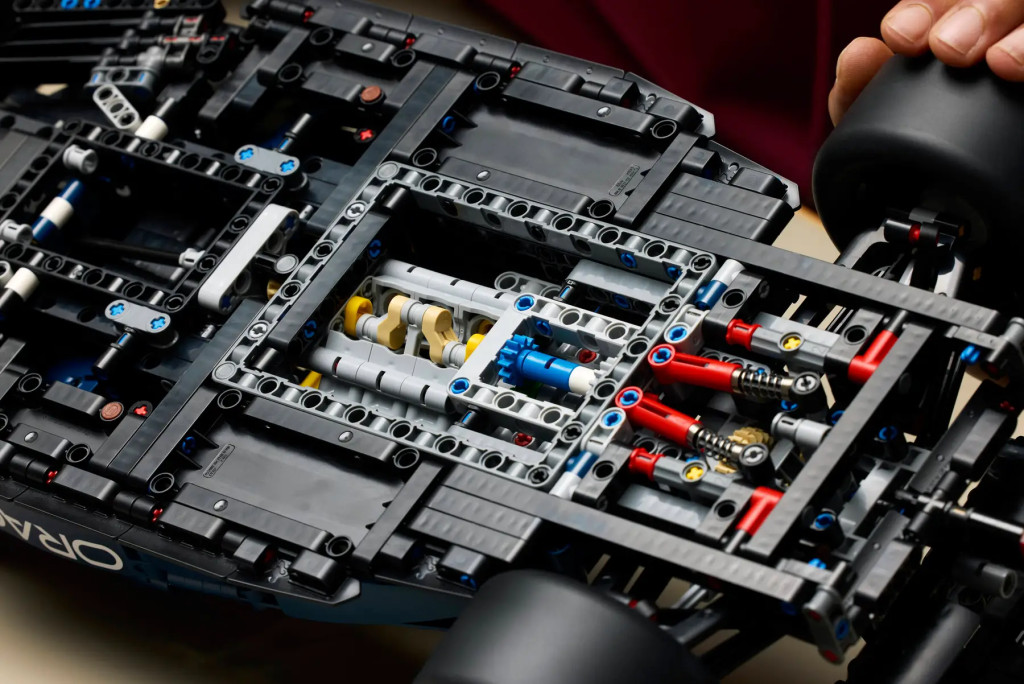 LEGO Technic Oracle Red Bull Racing RB20 F1 versenyautó 42206 – alternatív kép 3