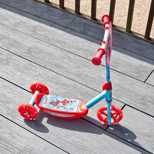 Pókember és szuper barátai Tri-Scooter LED világítással, 3–5 év, Többszínű