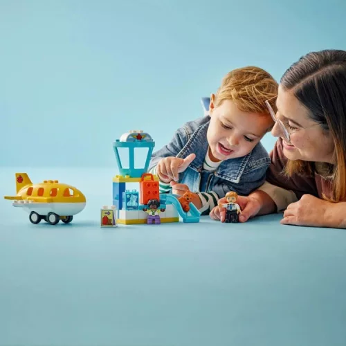LEGO DUPLO Első látogatás a repülőtéren 10443