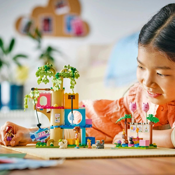 LEGO Friends Macska születésnapi parti és faház 42666 – alternatív kép 3