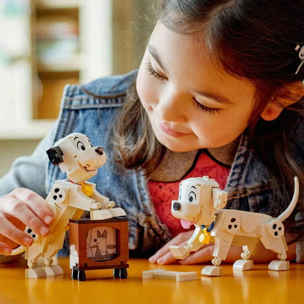 LEGO Disney Lucky és Penny kiskutyák a 101 kiskutya című filmből 43271 – alternatív kép 3