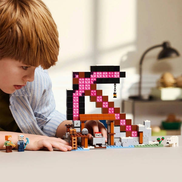 LEGO Minecraft A csákánybánya 21277 – alternatív kép 3