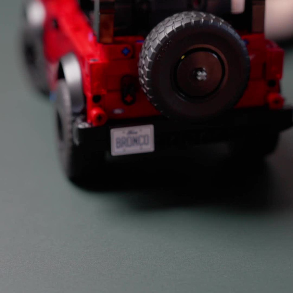 LEGO Technic Ford Bronco terepjáró 42213 – alternatív kép 2