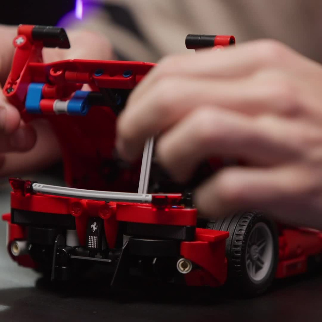 LEGO Technic Ferrari FXX K 42212 – alternatív kép 2