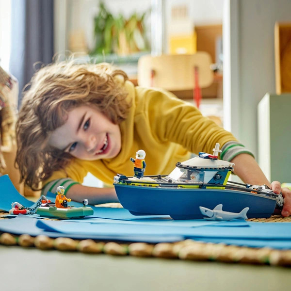 LEGO City Rendőrségi csónakos üldözés 60456 – alternatív kép 3