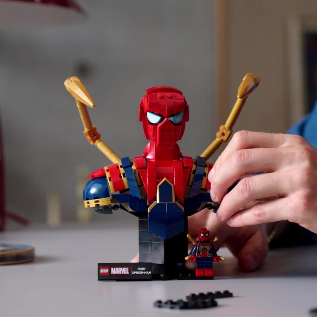 LEGO Marvel Super Heroes Vas Pókember mellszobra 76326 – alternatív kép 2