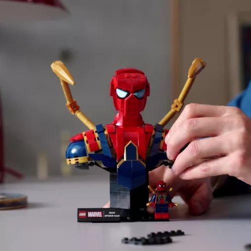 LEGO Marvel Super Heroes Vas Pókember mellszobra 76326