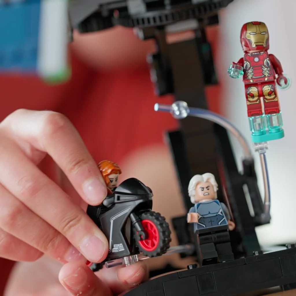 LEGO Marvel Super Heroes Bosszúállók: Ultron kora Quinjet 76325 – alternatív kép 2