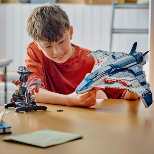 LEGO Marvel Super Heroes Bosszúállók: Ultron kora Quinjet 76325