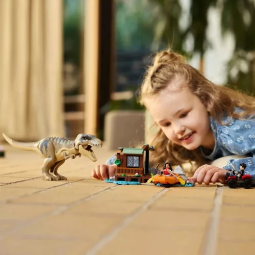 LEGO Jurassic World Szökés a T. Rex elől 76975