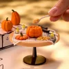MGA's Miniverse Make It Mini Halloween meglepetésgömb (többféle)