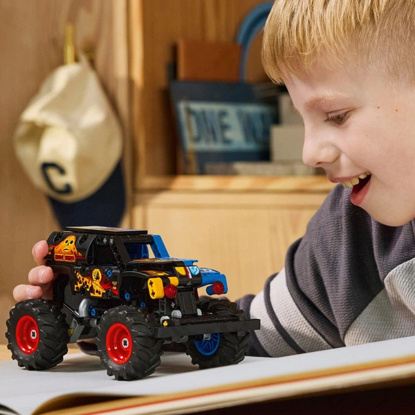 LEGO Technic Monster Jam Sírásó Tűz és Jég 42219 – alternatív kép 3