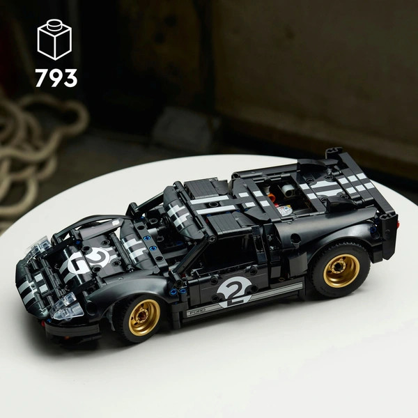 LEGO Technic 1966 Ford GT40 MKII versenyautó 42223 – alternatív kép 2
