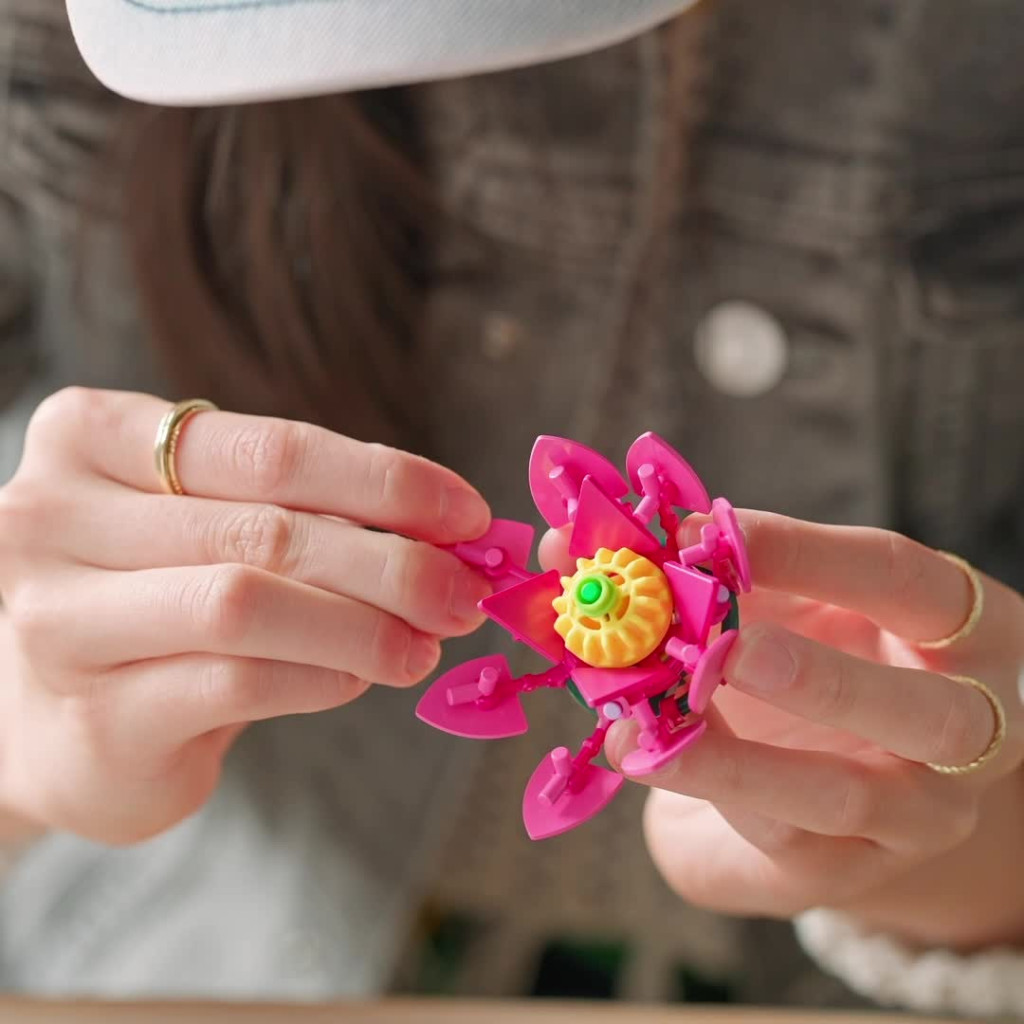 LEGO Botanicals Virágzó kaktusz 11509 – alternatív kép 2