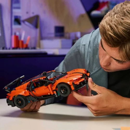 LEGO Technic Bugatti Chiron Pur Sport Hiperautó 42222