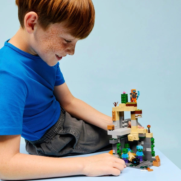 LEGO Minecraft Zombi kazamata 21587 – alternatív kép 3