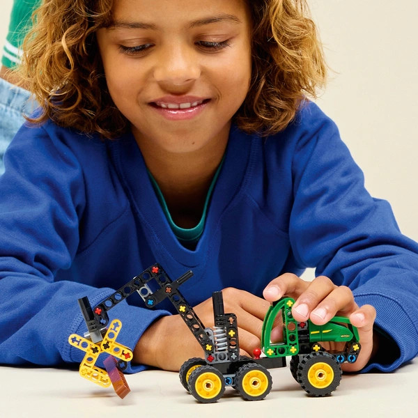 LEGO Technic John Deere 1470H kerekes aratógép 42218 – alternatív kép 3