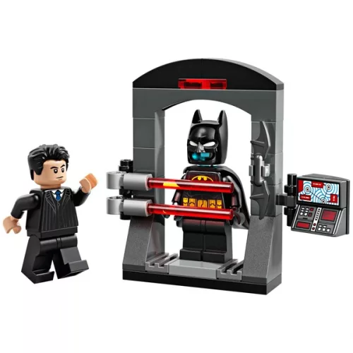 LEGO DC Super Heroes Batman: Bruce Wayne és a Batmanruha 30726