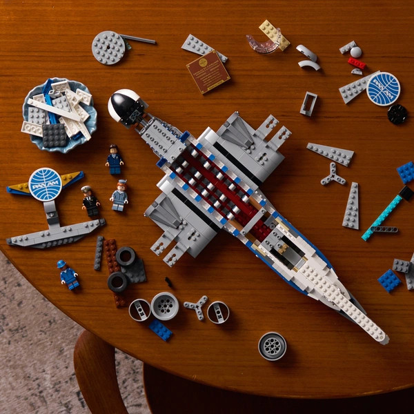 LEGO Icons Douglas DC-3 PAN AM repülőgép 11378 – alternatív kép 3