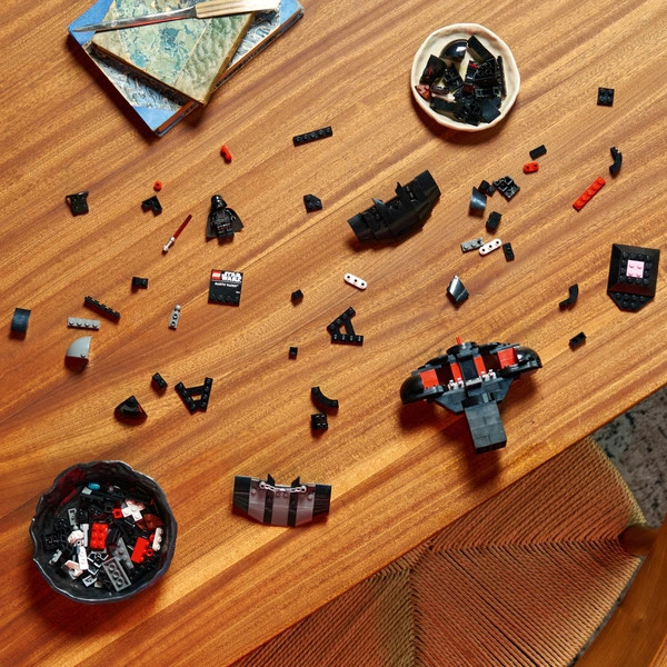LEGO Star Wars Darth Vader mellszobra 75439 – alternatív kép 3