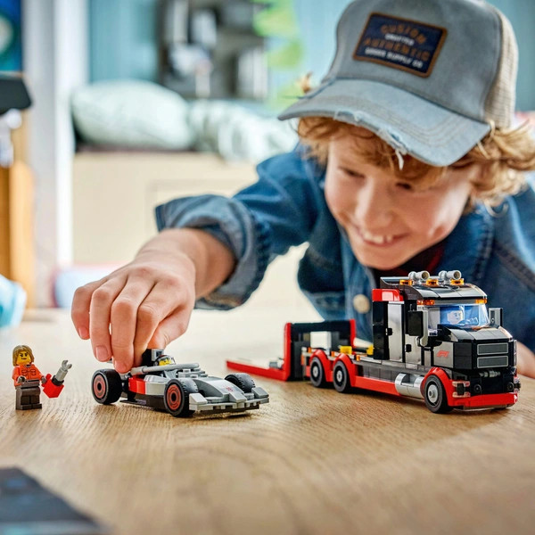 LEGO City F1 teherautó Audi F1 versenyautóval 60493 – alternatív kép 3