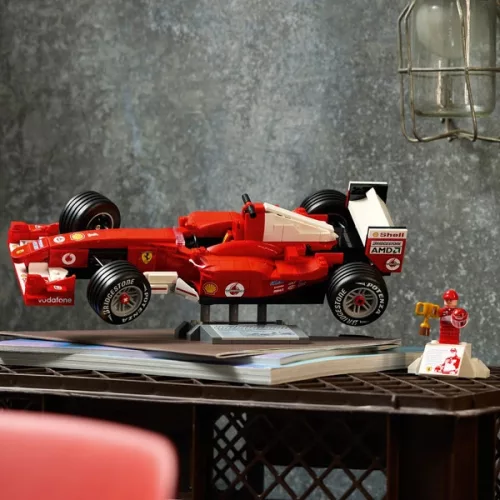 LEGO Icons Ferrari F2004 és Michael Schumacher 11375