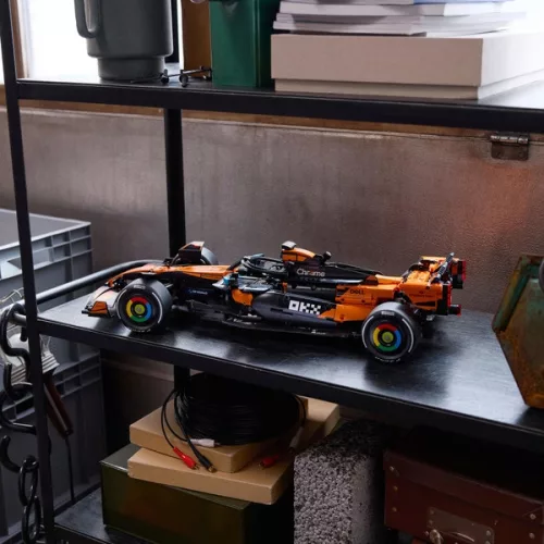 LEGO Technic McLaren MCL39 F1 versenyautó 42228