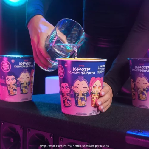 KPop Demon Hunters Kuscheltier im Mystery Ramyeon Becher 10 