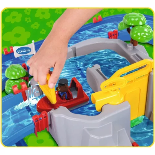 AquaPlay hegyi tó vízi pálya vízi játékokkal